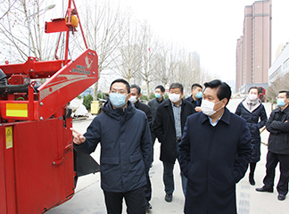 5.采棉机二324240px.jpg 5.采棉机二324240px.jpg